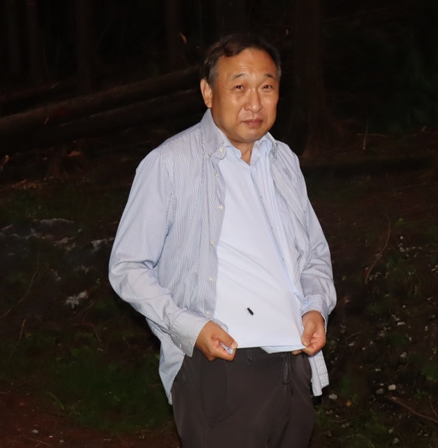 脂肪ウォッチング？ ヒョウタンゴミムシの一種_Ｏ峠-Iハカセのシャツ_2023年7月20日1９時 気温22度